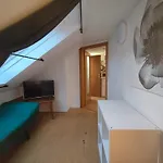 Deisterferien Hygge Unterm Dach, 3 Personen, Landesgartenschau, Balkon, Nur Netflix, Wlan, A2 Naehe דירה