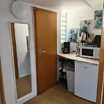 Deisterferien Hygge Unterm Dach, 3 Personen, Landesgartenschau, Balkon, Nur Netflix, Wlan, A2 Naehe דירה