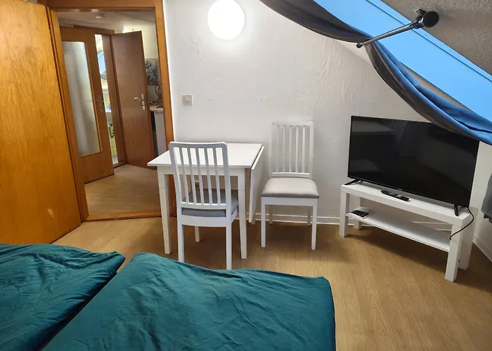 Deisterferien Hygge Unterm Dach, 3 Personen, Landesgartenschau, Balkon, Nur Netflix, Wlan, A2 Naehe Daire *