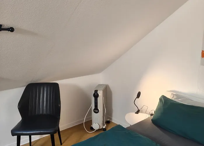 Deisterferien Hygge Unterm Dach, 3 Personen, Landesgartenschau, Balkon, Nur Netflix, Wlan, A2 Naehe
