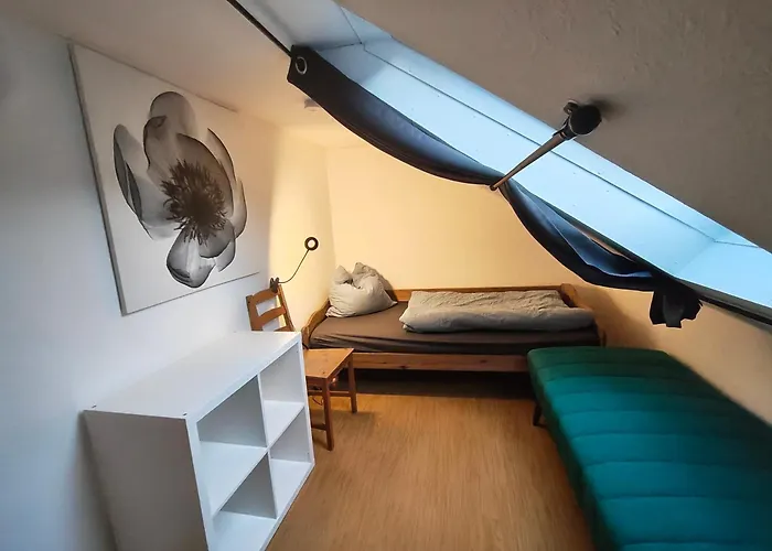 Deisterferien Hygge Unterm Dach, 3 Personen, Landesgartenschau, Balkon, Nur Netflix, Wlan, A2 Naehe *